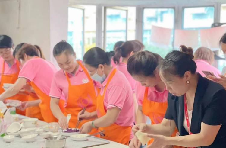 婴幼儿辅食添加培训